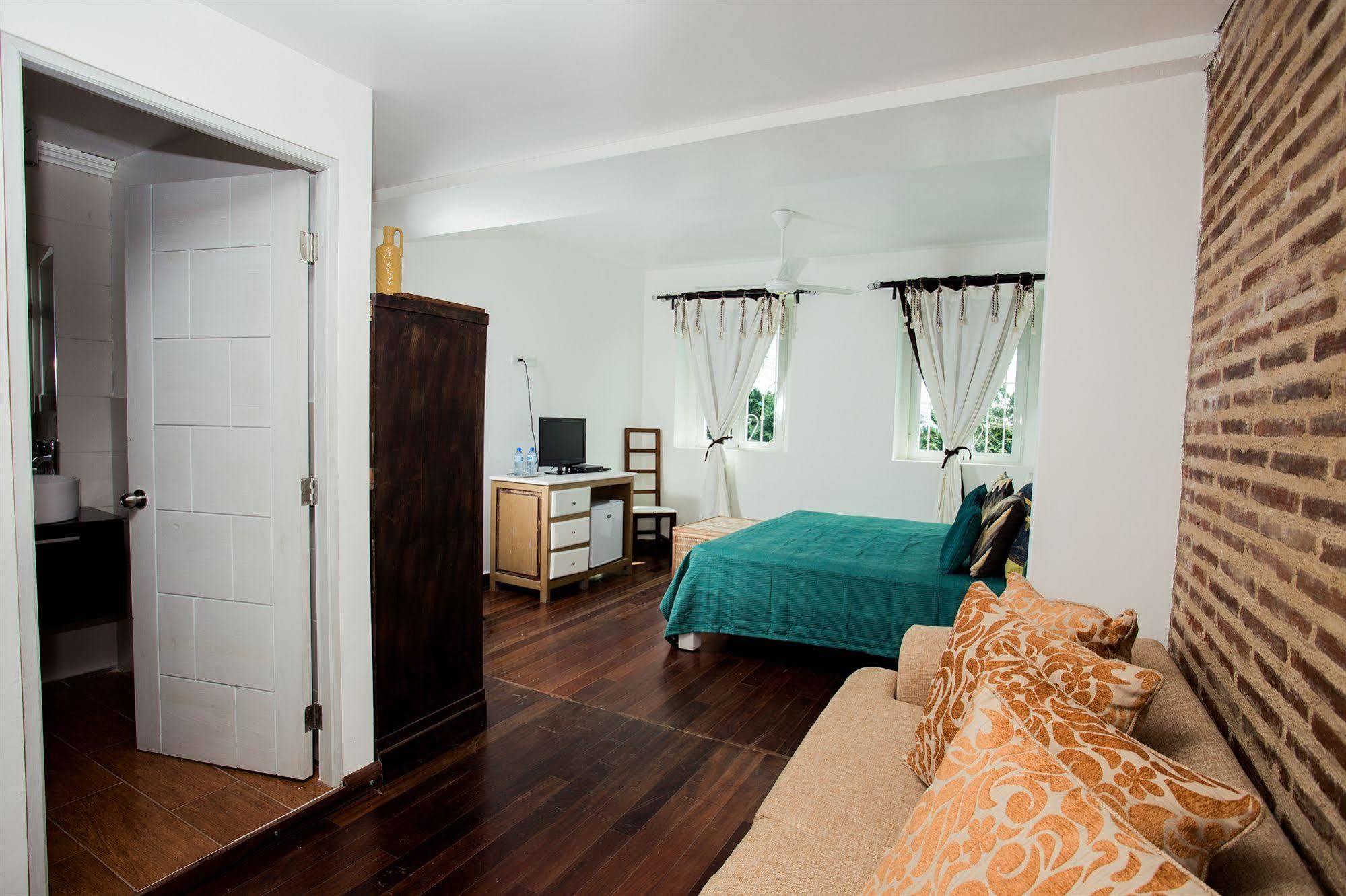 Hotel Portes 9 Santo Domingo Exterior photo